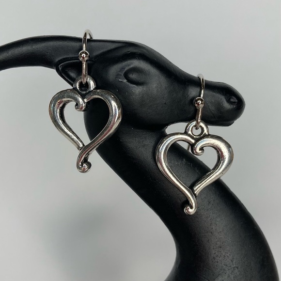 Hand Crafted Jewelry - 💰 𝕊 𝕠 𝕝 𝕕 💰 Antique Silver Heart Drop Earrings